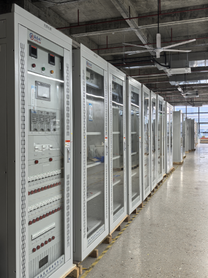 115.2V 230.4VV កម្មវិធីបម្រុងថាមពលថ្មលីចូមអ៊ីយ៉ាំ