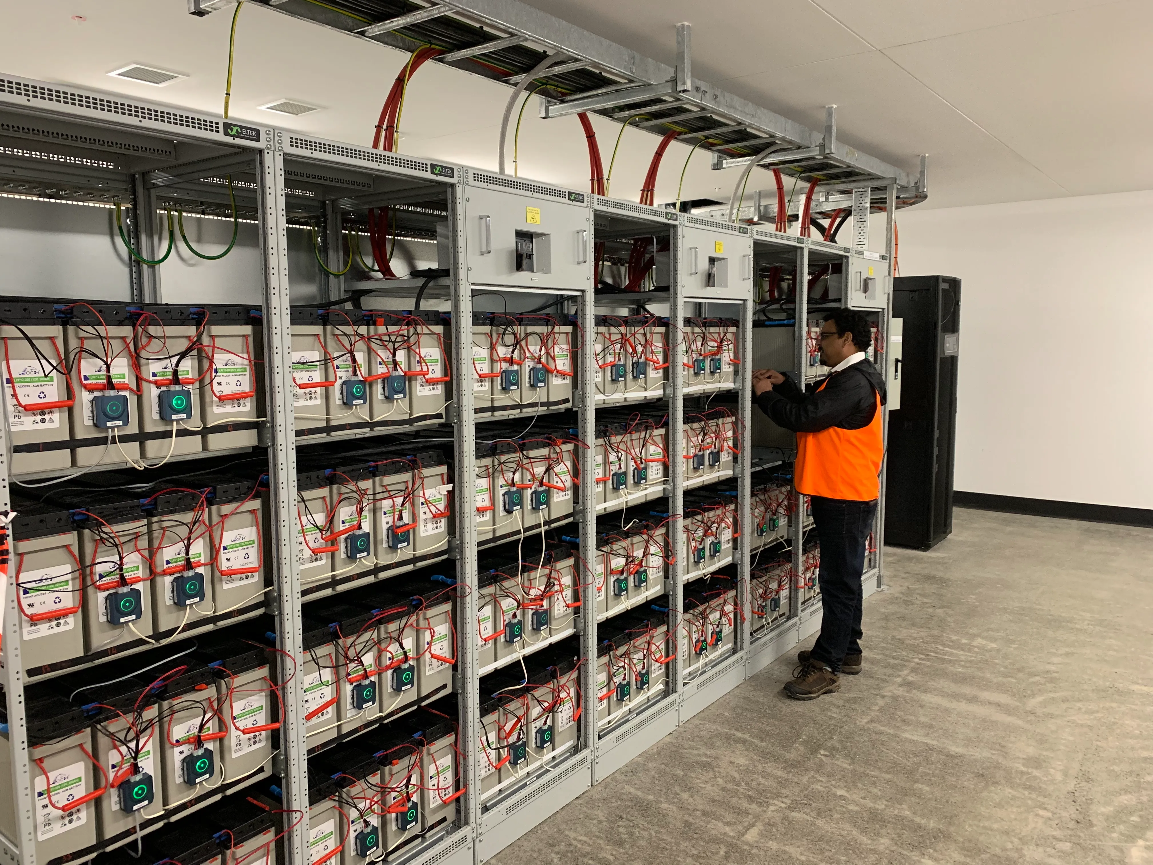 UPS Battery Internal Resistance: When Should You Replace It? | DFUN