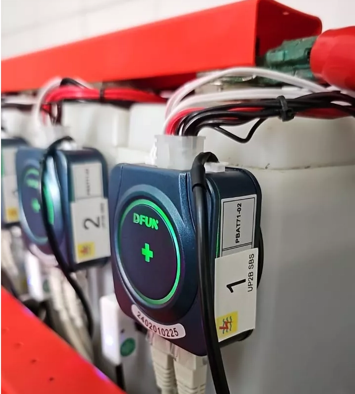 DFUN BMS sensor monitoring battery.webp